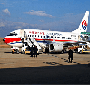 西双版纳机场邮寄航空快运业稳步发展的原因是什么？